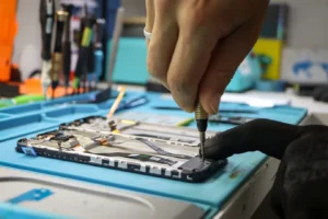 Cracked Apple Watch Screen? Your Repair Options Explained